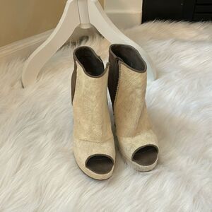 Rachel Roy Kassey Peep Toe Spike Heel Cream/Taupe Womens Bootie 8.5